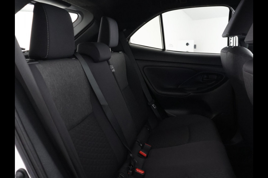 Toyota Yaris Cross 1.5 Hybrid 115 Dynamic Luxury Bi-Tone | Stuur- & Stoelverwarming | Apple Carplay & AndroidAUTO | Camera |