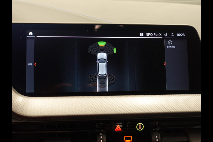 BMW 1-serie 118i M-Sport Automaat Digitale Cockpit Climate control Stoel verwarming LED  Sfeer verlichting Lichtmetalen velgen Navigatie Apple carplay/ Android auto Parkeersensoren