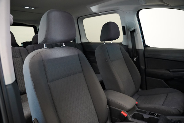 Volkswagen Caddy Maxi 1.5 TSI 7p 7 Persoons PDC Navigatie 24 Maanden garantie* (Vraag naar de voorwaarden)