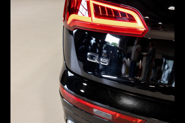 Audi Q5 55 TFSI e S-Line edition / 367pk / Panorama dak / Trekhaak / Leder / Achteruitrij camera /