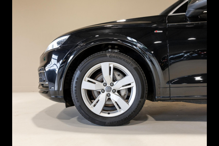 Audi Q5 55 TFSI e S-Line edition / 367pk / Panorama dak / Trekhaak / Leder / Achteruitrij camera /