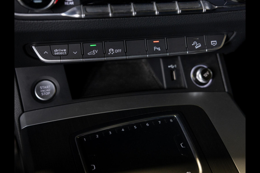 Audi Q5 55 TFSI e S-Line edition / 367pk / Panorama dak / Trekhaak / Leder / Achteruitrij camera /