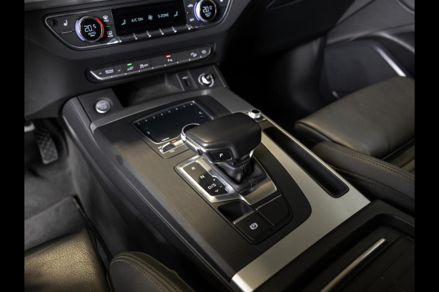 Audi Q5 55 TFSI e S-Line edition / 367pk / Panorama dak / Trekhaak / Leder / Achteruitrij camera /