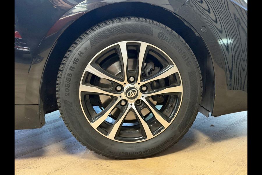 Toyota Corolla 1.2 Turbo First Edition CAMERA PDC AIRCO CRUISE LANE-ASSIST KEYLESS-GO BLUETOOTH MIRRORCAST START-STOP AUTO-HOLD