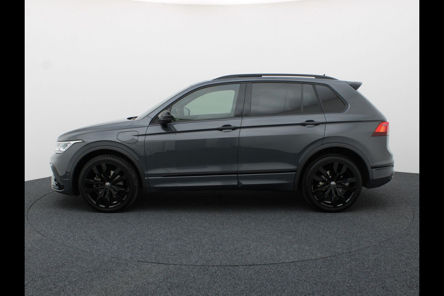 Volkswagen Tiguan 1.4 TSI eHybrid R-Line Business | Panodak | 20'' | Keyless | Elk. A-klep | IQ Light | Camera | Prijs Rijklaar!!