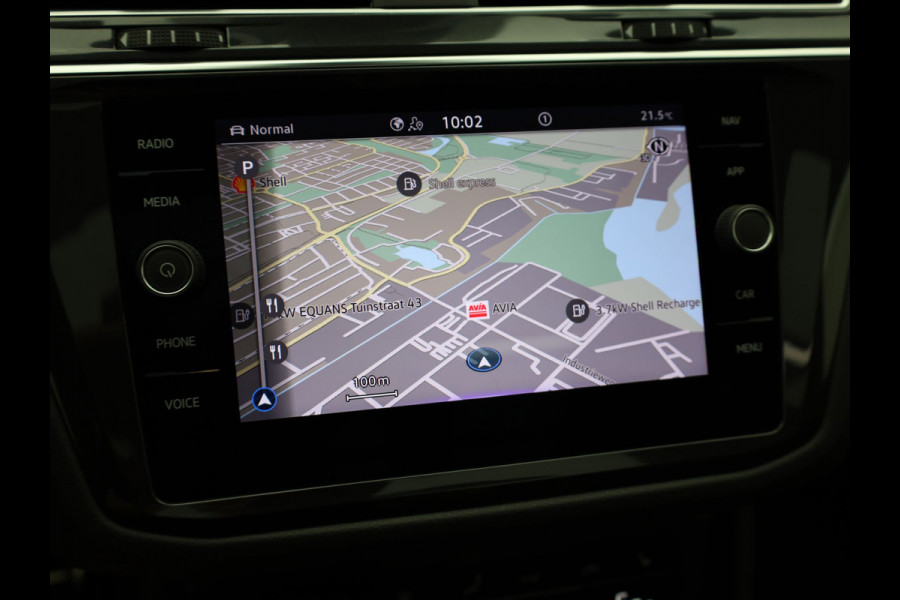 Volkswagen Tiguan 1.4 TSI eHybrid R-Line Business | Panodak | 20'' | Keyless | Elk. A-klep | IQ Light | Camera | Prijs Rijklaar!!
