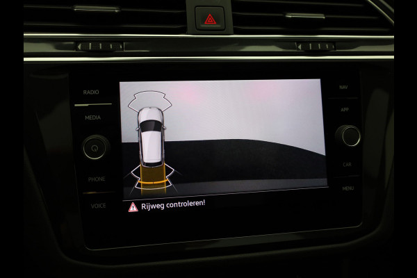 Volkswagen Tiguan 1.4 TSI eHybrid R-Line Business | Panodak | 20'' | Keyless | Elk. A-klep | IQ Light | Camera | Prijs Rijklaar!!