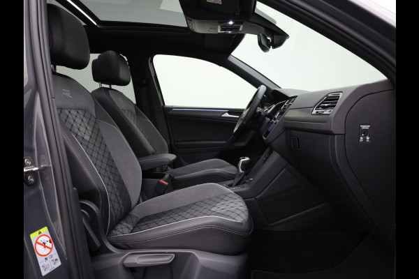 Volkswagen Tiguan 1.4 TSI eHybrid R-Line Business | Panodak | 20'' | Keyless | Elk. A-klep | IQ Light | Camera | Prijs Rijklaar!!