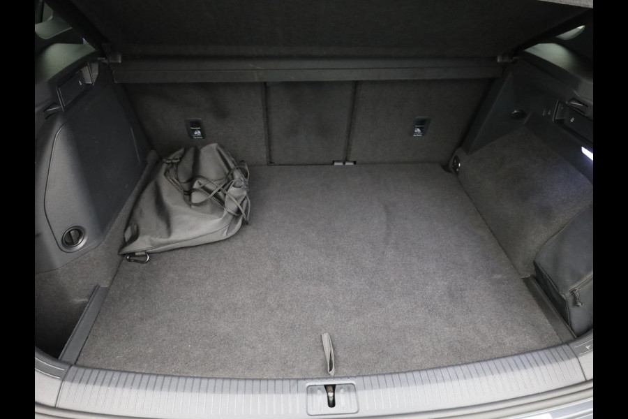 Volkswagen Tiguan 1.4 TSI eHybrid R-Line Business | Panodak | 20'' | Keyless | Elk. A-klep | IQ Light | Camera | Prijs Rijklaar!!