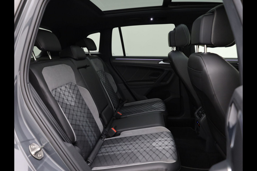Volkswagen Tiguan 1.4 TSI eHybrid R-Line Business | Panodak | 20'' | Keyless | Elk. A-klep | IQ Light | Camera | Prijs Rijklaar!!