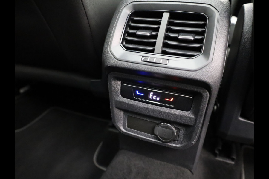 Volkswagen Tiguan 1.4 TSI eHybrid R-Line Business | Panodak | 20'' | Keyless | Elk. A-klep | IQ Light | Camera | Prijs Rijklaar!!