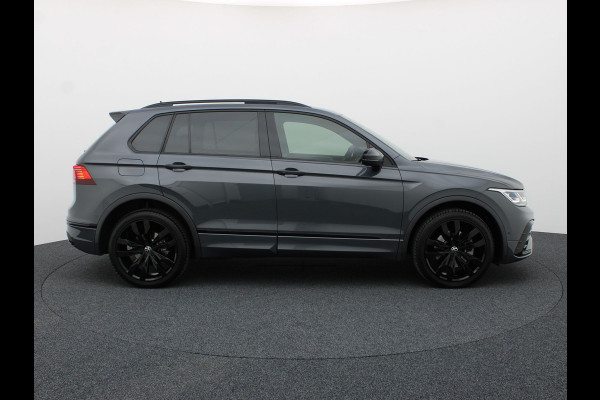 Volkswagen Tiguan 1.4 TSI eHybrid R-Line Business | Panodak | 20'' | Keyless | Elk. A-klep | IQ Light | Camera | Prijs Rijklaar!!