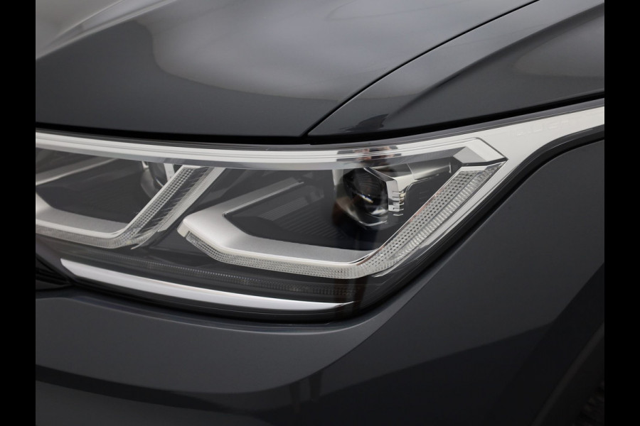 Volkswagen Tiguan 1.4 TSI eHybrid R-Line Business | Panodak | 20'' | Keyless | Elk. A-klep | IQ Light | Camera | Prijs Rijklaar!!