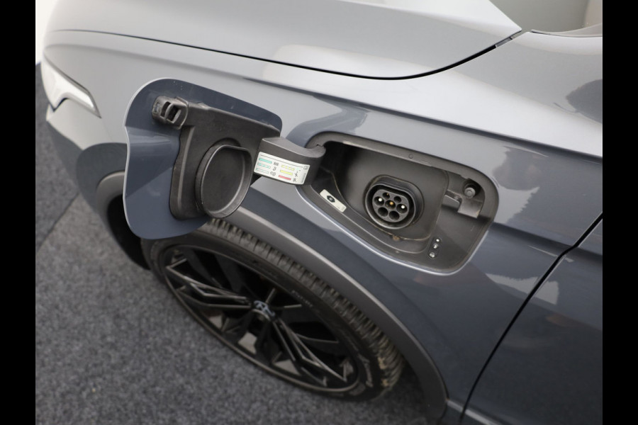 Volkswagen Tiguan 1.4 TSI eHybrid R-Line Business | Panodak | 20'' | Keyless | Elk. A-klep | IQ Light | Camera | Prijs Rijklaar!!