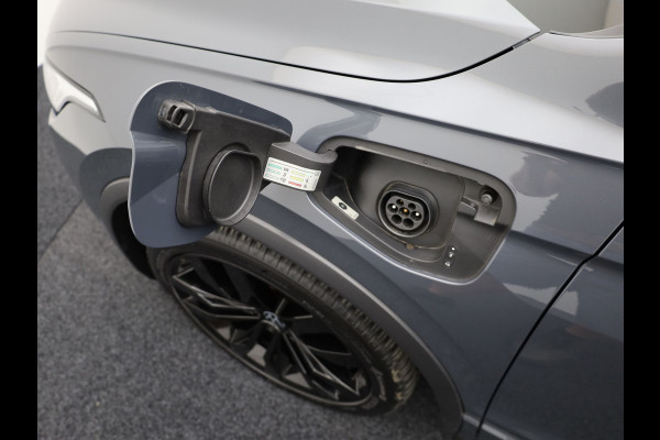 Volkswagen Tiguan 1.4 TSI eHybrid R-Line Business | Panodak | 20'' | Keyless | Elk. A-klep | IQ Light | Camera | Prijs Rijklaar!!