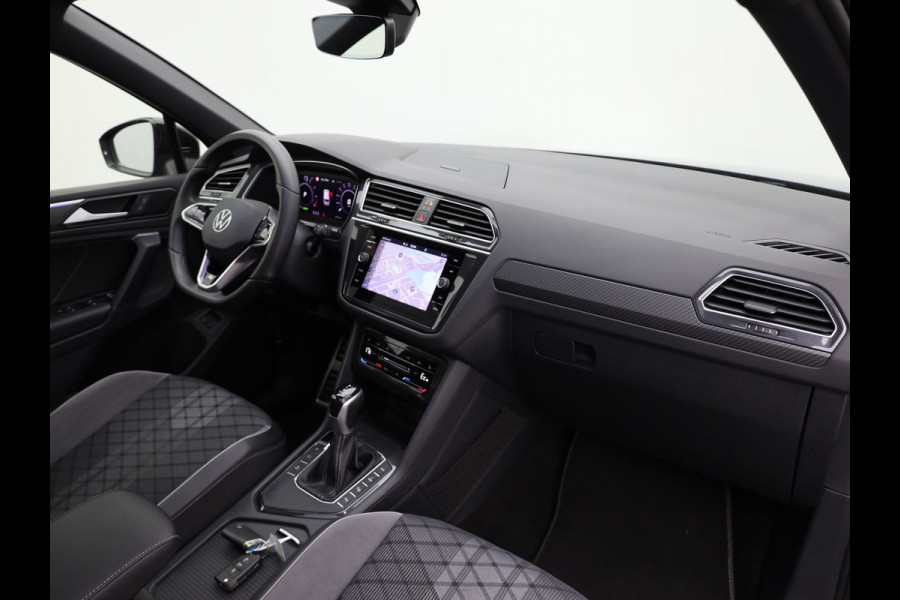 Volkswagen Tiguan 1.4 TSI eHybrid R-Line Business | Panodak | 20'' | Keyless | Elk. A-klep | IQ Light | Camera | Prijs Rijklaar!!