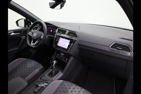 Volkswagen Tiguan 1.4 TSI eHybrid R-Line Business | Panodak | 20'' | Keyless | Elk. A-klep | IQ Light | Camera | Prijs Rijklaar!!