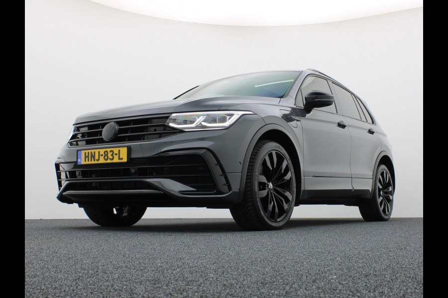 Volkswagen Tiguan 1.4 TSI eHybrid R-Line Business | Panodak | 20'' | Keyless | Elk. A-klep | IQ Light | Camera | Prijs Rijklaar!!