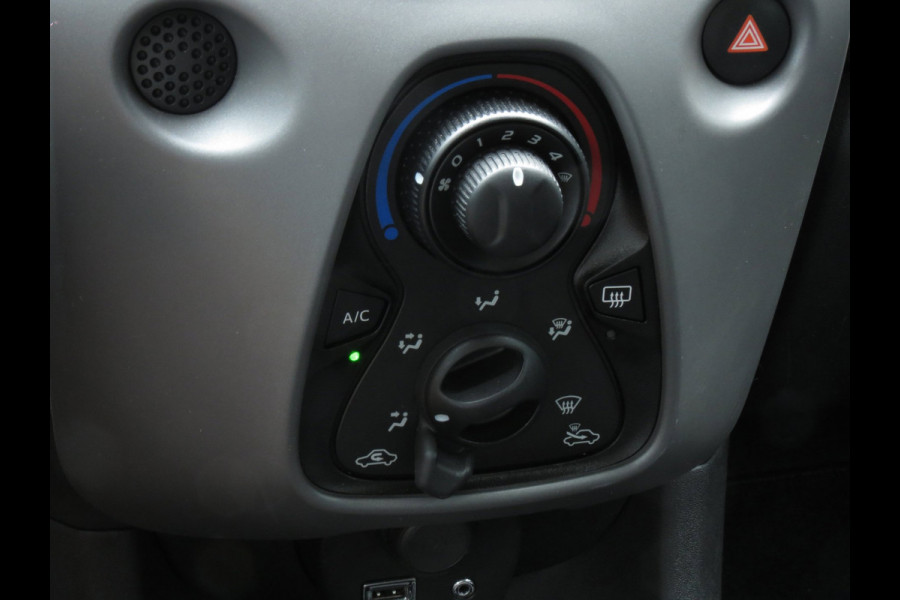 Peugeot 108 1.0 e-VTi Active 5-DRS | AIRCO | ALL-SEASON BANDEN | BLUETOOTH | ORIGINEEL NEDERLANDSE AUTO |