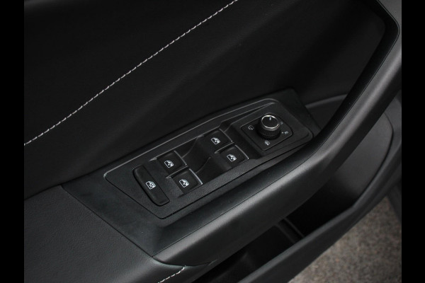 Volkswagen T-Roc 1.5 TSI DSG R-Line Climate control Adaptieve cruise control LED Navigatie Achteruitrijcamera Parkeersensoren Apple Carplay Android Auto Radio
