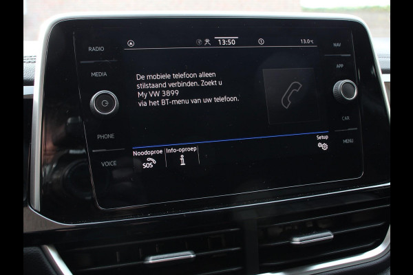 Volkswagen T-Roc 1.5 TSI DSG R-Line Climate control Adaptieve cruise control LED Navigatie Achteruitrijcamera Parkeersensoren Apple Carplay Android Auto Radio