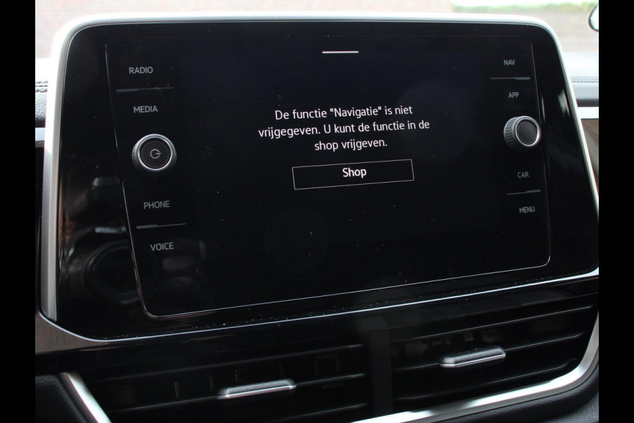 Volkswagen T-Roc 1.5 TSI DSG R-Line Climate control Adaptieve cruise control LED Navigatie Achteruitrijcamera Parkeersensoren Apple Carplay Android Auto Radio