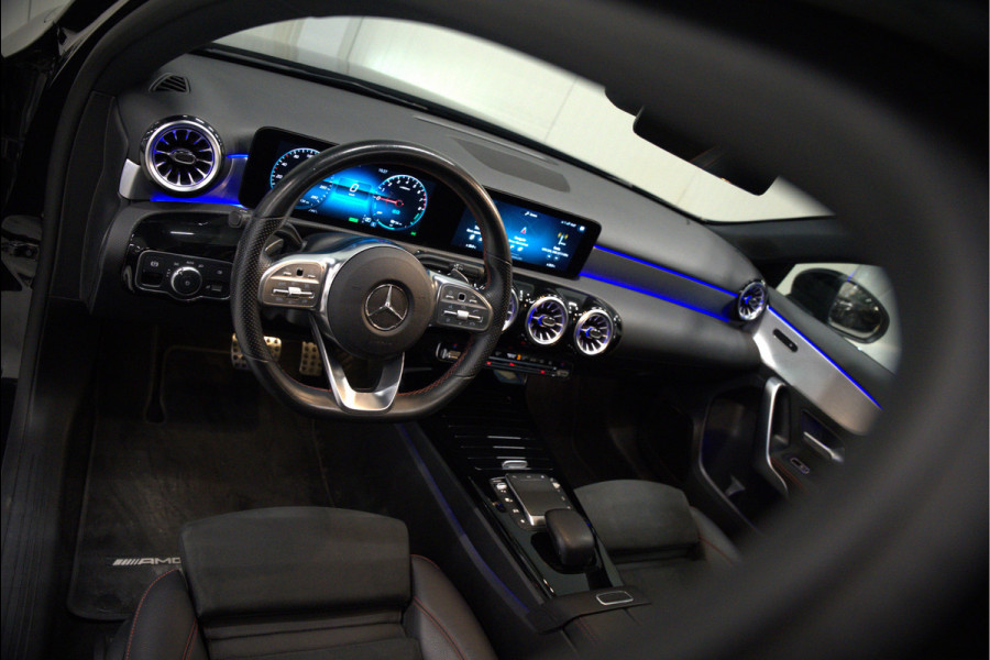 Mercedes-Benz A-Klasse 250 e AMG Line | Panoramadak | Stoelverwarming | Keyless | Head-Up Display | 360 Camera | Apple Carplay | Ambiance Verlichting | Adaptive Cruise Control | Navigatie | DAB | Multibeam LED | SOH 96,96%