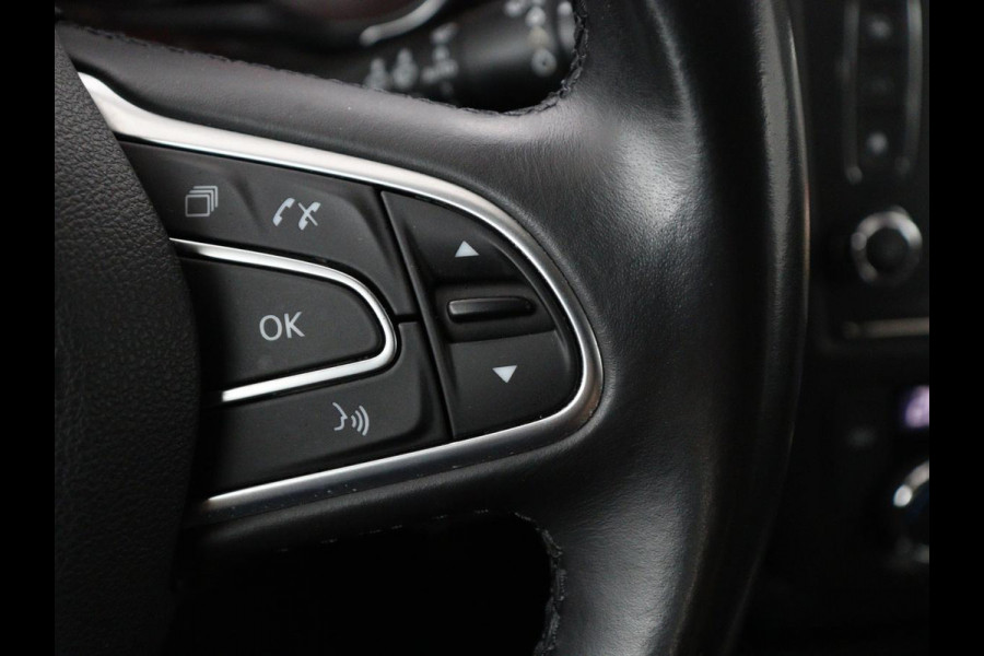 Renault Kadjar 1.2 TCe Bose Panoramadak | Bluetooth | Cruise control | Climate control | Stoelverwarming | Bose Audio | Achteruitrij camera | Parkeersensoren | Navigatie