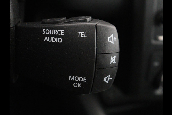 Renault Kadjar 1.2 TCe Bose Panoramadak | Bluetooth | Cruise control | Climate control | Stoelverwarming | Bose Audio | Achteruitrij camera | Parkeersensoren | Navigatie