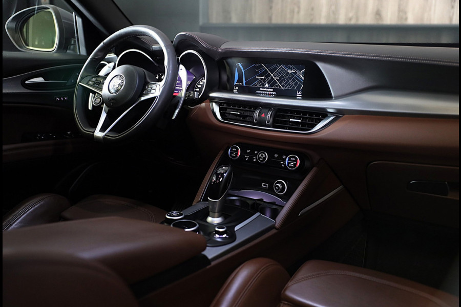Alfa Romeo Stelvio 2.0 T AWD Veloce / Cognac Leder / Acc / Lane Assist / Memory / Elek Stoelen / Navi / Camera / 20 Inch