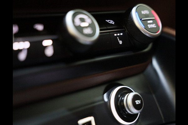Alfa Romeo Stelvio 2.0 T AWD Veloce / Cognac Leder / Acc / Lane Assist / Memory / Elek Stoelen / Navi / Camera / 20 Inch