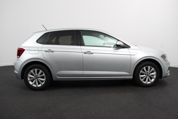 Volkswagen Polo 1.0 TSI 110 pk DSG Highline Panorama dak Navigatie Apple Carplay/Android Auto Wireless Adaptive Cruise Control Parkeersensoren Stoelverwarming  Climatronic Getinte ramen