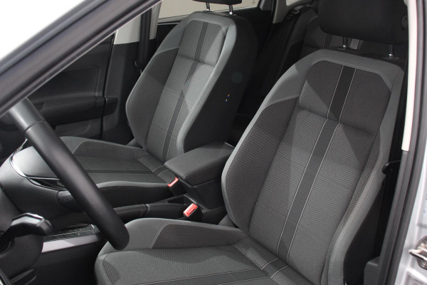 Volkswagen Polo 1.0 TSI 110 pk DSG Highline Panorama dak Navigatie Apple Carplay/Android Auto Wireless Adaptive Cruise Control Parkeersensoren Stoelverwarming  Climatronic Getinte ramen