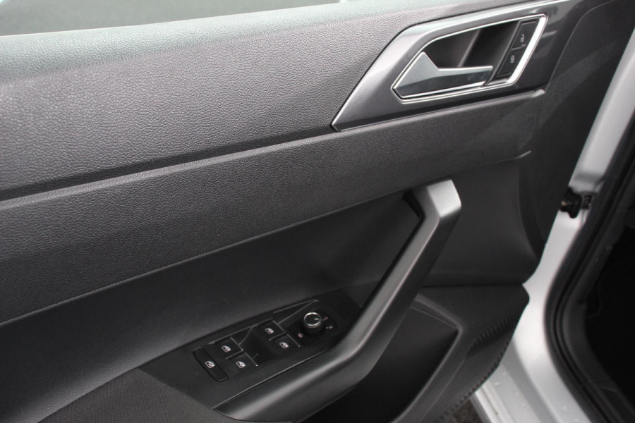 Volkswagen Polo 1.0 TSI 110 pk DSG Highline Panorama dak Navigatie Apple Carplay/Android Auto Wireless Adaptive Cruise Control Parkeersensoren Stoelverwarming  Climatronic Getinte ramen