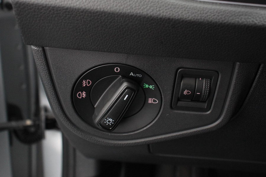 Volkswagen Polo 1.0 TSI 110 pk DSG Highline Panorama dak Navigatie Apple Carplay/Android Auto Wireless Adaptive Cruise Control Parkeersensoren Stoelverwarming  Climatronic Getinte ramen