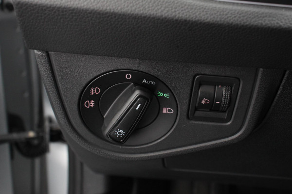 Volkswagen Polo 1.0 TSI 110 pk DSG Highline Panorama dak Navigatie Apple Carplay/Android Auto Wireless Adaptive Cruise Control Parkeersensoren Stoelverwarming  Climatronic Getinte ramen
