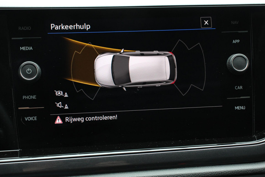 Volkswagen Polo 1.0 TSI 110 pk DSG Highline Panorama dak Navigatie Apple Carplay/Android Auto Wireless Adaptive Cruise Control Parkeersensoren Stoelverwarming  Climatronic Getinte ramen