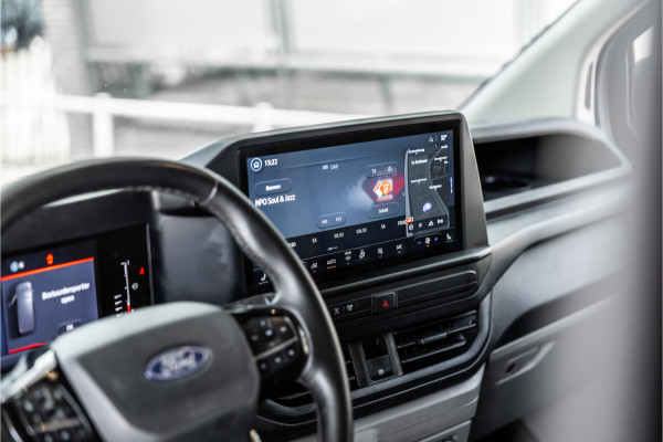 Ford Transit Custom 320 2.0 TDCI L2H1 | ACC | Blind Spot | CarPlay | Navigatie | Camera | Stoelverwarming | Trekhaak | Lederen bekleding