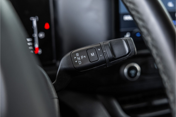 Ford Transit Custom 320 2.0 TDCI L2H1 | ACC | Blind Spot | CarPlay | Navigatie | Camera | Stoelverwarming | Trekhaak | Lederen bekleding