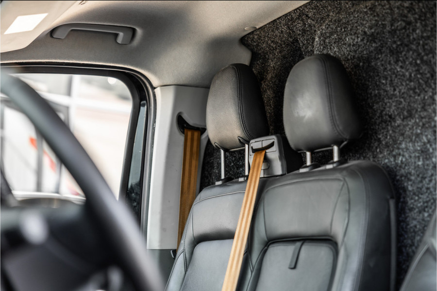 Ford Transit Custom 320 2.0 TDCI L2H1 | ACC | Blind Spot | CarPlay | Navigatie | Camera | Stoelverwarming | Trekhaak | Lederen bekleding