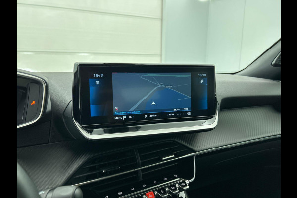 Peugeot 2008 1.2 PureTech 130pk Automaat Allure Pack Climate control Cruise control Navigatie Parkeersensoren Apple Carplay/ Android Auto LED Lichtmetalen Velgen Cruise Control
