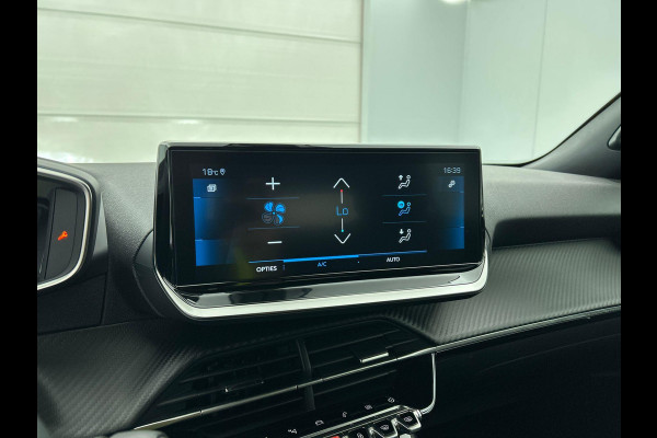 Peugeot 2008 1.2 PureTech 130pk Automaat Allure Pack Climate control Cruise control Navigatie Parkeersensoren Apple Carplay/ Android Auto LED Lichtmetalen Velgen Cruise Control