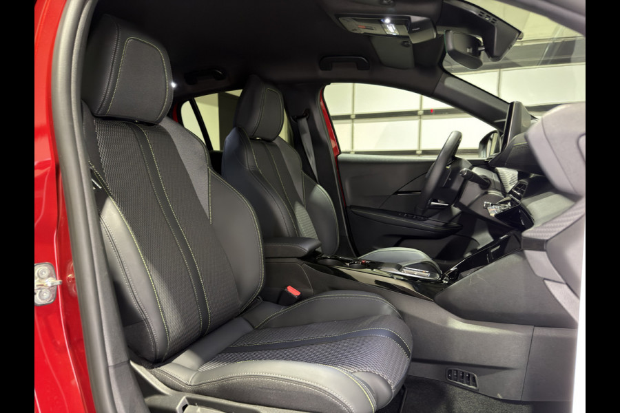 Peugeot e-208 EV GT 51 kWh | 360 Cam | Sport interieur | Soh (batterijcheck) Waarde 97,8 %