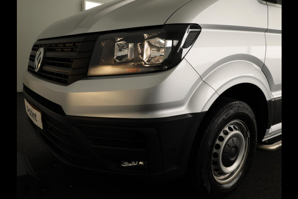 Volkswagen Crafter 35 2.0 TDI L3H3 Highline EURO VI 140 pk | Verlengde garantie | Navigatie | Dode hoek detentie | Trekhaak | Verwarmde voorruit