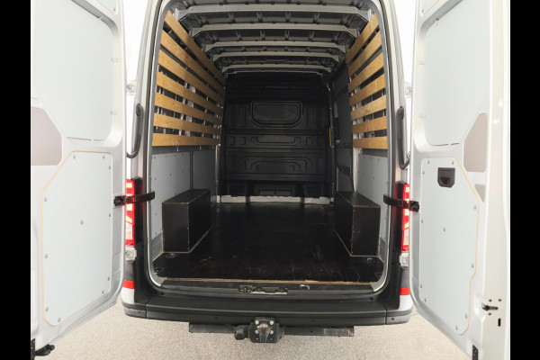 Volkswagen Crafter 35 2.0 TDI L3H3 Highline EURO VI 140 pk | Verlengde garantie | Navigatie | Dode hoek detentie | Trekhaak | Verwarmde voorruit