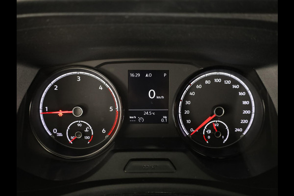 Volkswagen Transporter 2.0 TDI L2H3 28 Comfortline 150 pk Automaat | Navigatie | Trekhaak | Parkeersensoren achter | Achteruitrijcamera | Cruise control | Apple Carplay/Android Auto |