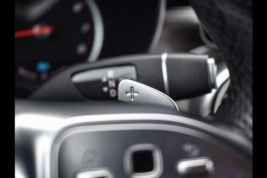 Mercedes-Benz C-Klasse Cabrio 200 Advantage Pack | AMG Line | Camera | Distronic | Stoel- Nekverwarming | Leder |