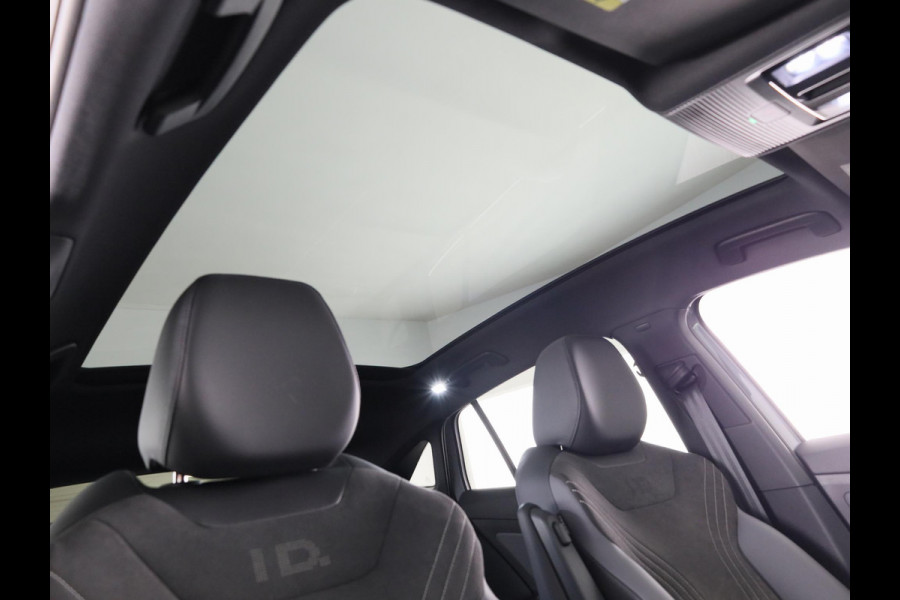 Volkswagen ID.5 Pro Business 77 kWh accu, 210 kW / 286 pk SUV Elek SOH 100% | 360 Camera | Led matrix | Navigatie | Elektrische Achterklep | Panoramdak | Stoelverwarming |