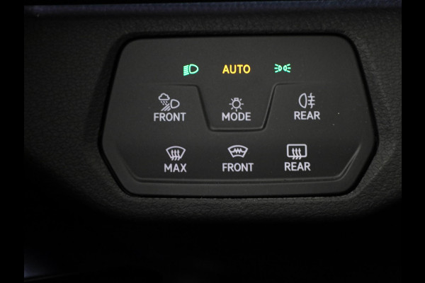 Volkswagen ID.5 Pro Business 77 kWh accu, 210 kW / 286 pk SUV Elek SOH 100% | 360 Camera | Led matrix | Navigatie | Elektrische Achterklep | Panoramdak | Stoelverwarming |