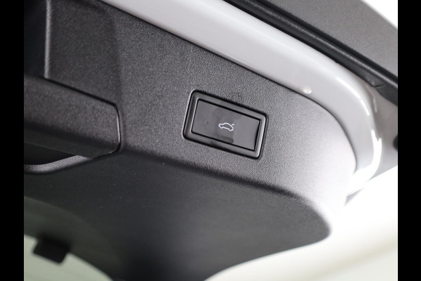 Volkswagen ID.5 Pro Business 77 kWh accu. 210 kW / 286 pk SUV Elek | 360 Camera | Led matrix | Navigatie | Elektrische Achterklep | Panoramdak | Stoelverwarming |